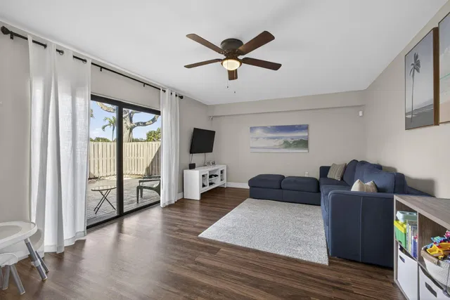 Residence photo 16