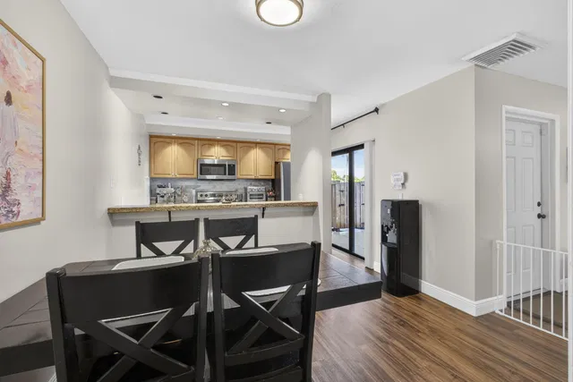 Residence photo 22
