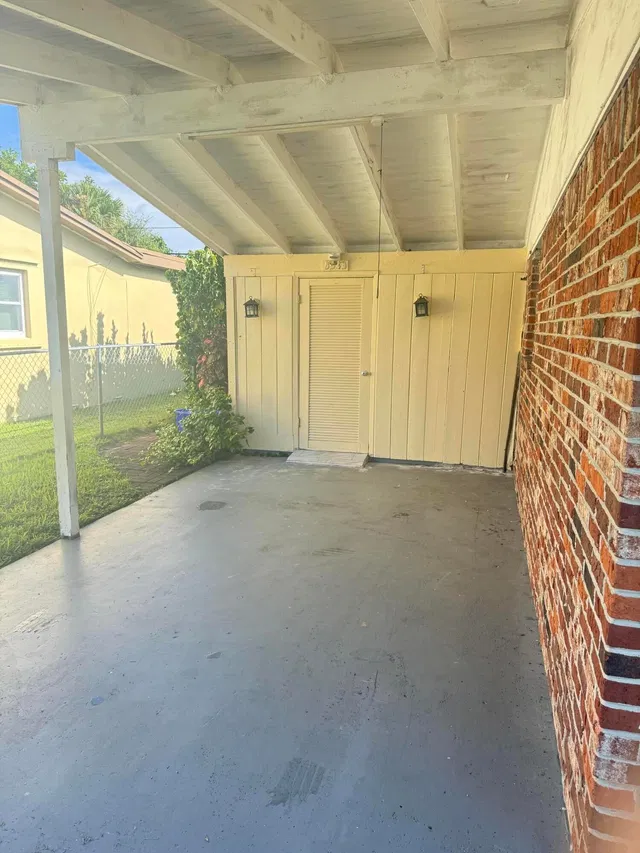  Residence photo 5