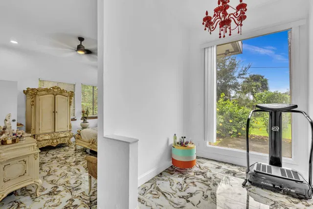 Residence photo 26