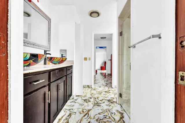 Residence photo 39
