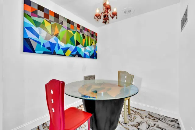 Residence photo 43
