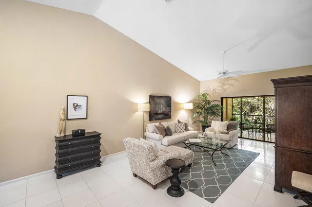  Unit 202 photo 7