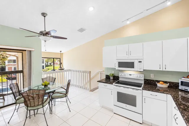  Unit 202 photo 10