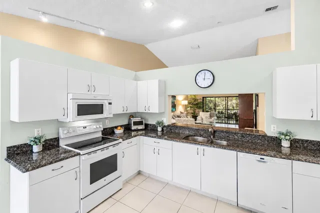  Unit 202 photo 12