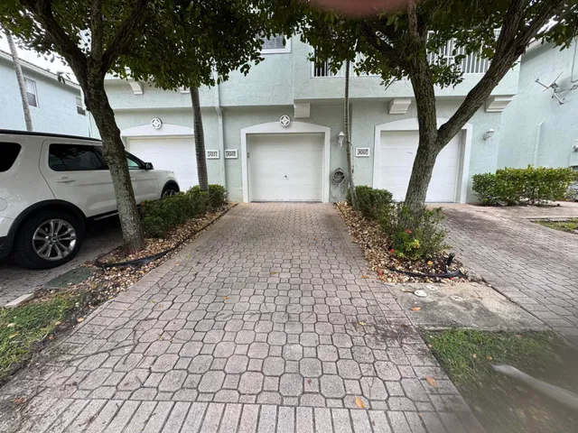 Residence photo 2