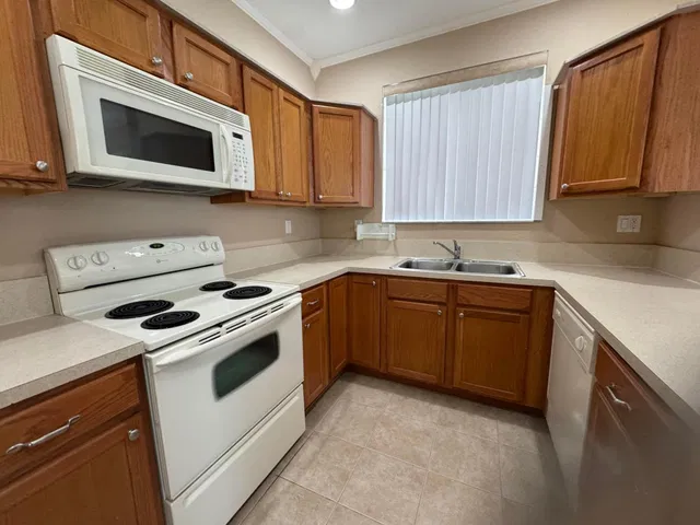 Residence photo 4