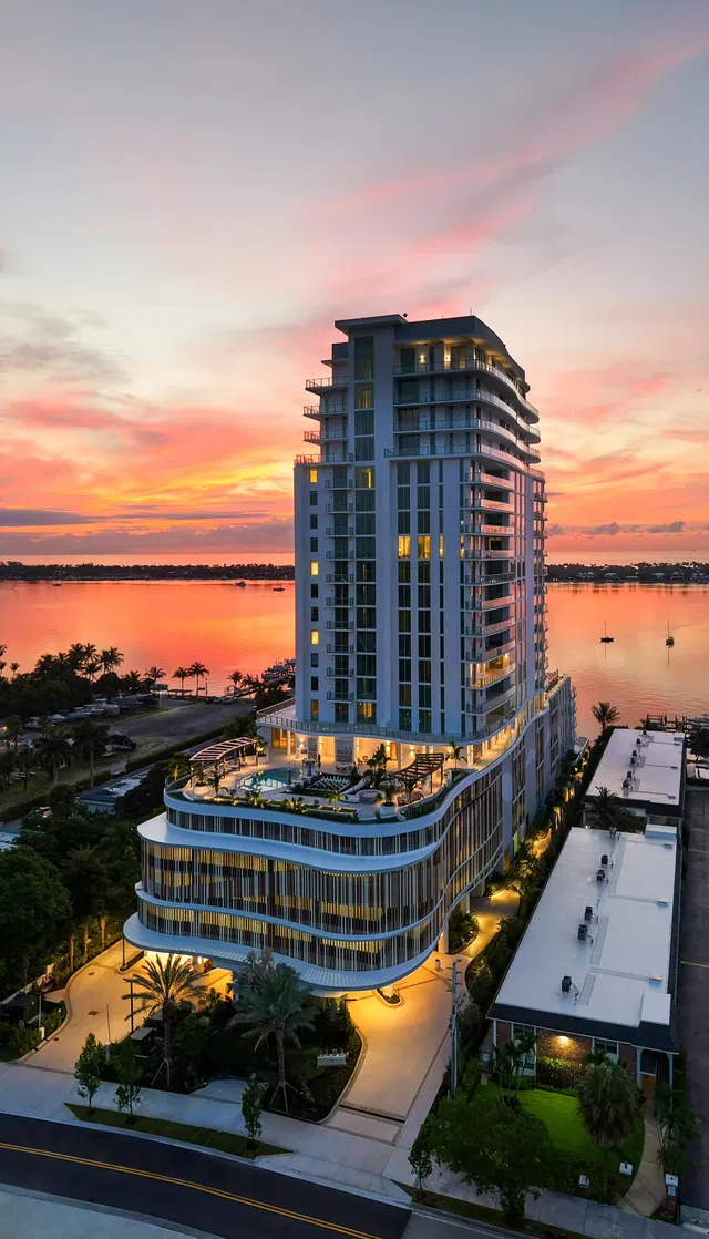 Alba Palm Beach Unit 1804 photo 2