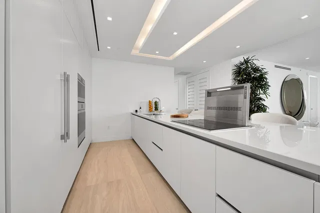 Alba Palm Beach Unit 1804 photo 9