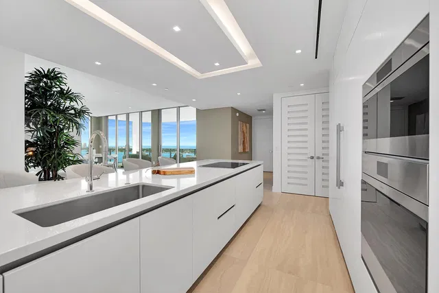 Alba Palm Beach Unit 1804 photo 11