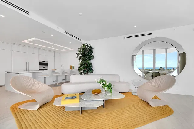 Alba Palm Beach Unit 1804 photo 16