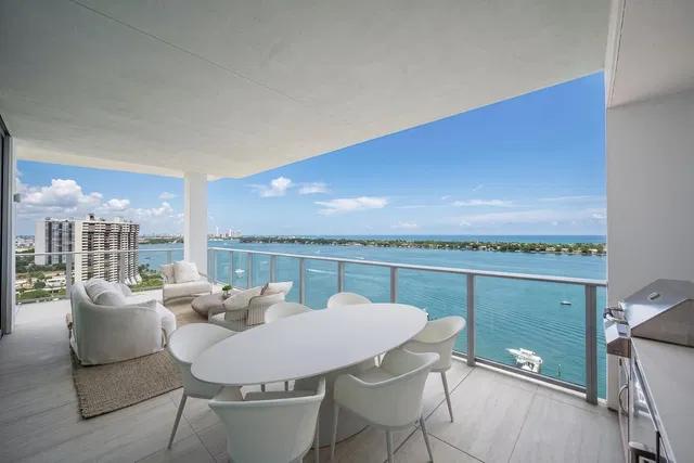 Alba Palm Beach Unit 1804 photo 21