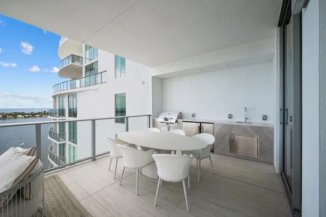 Alba Palm Beach Unit 1804 photo 23