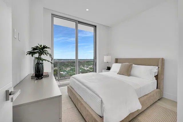 Alba Palm Beach Unit 1804 photo 30