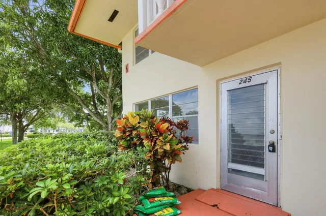 Residence photo 2