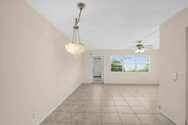 Residence photo 5