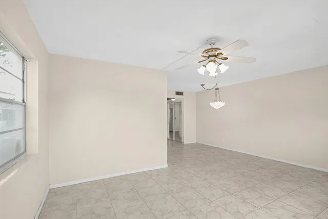 Residence photo 10