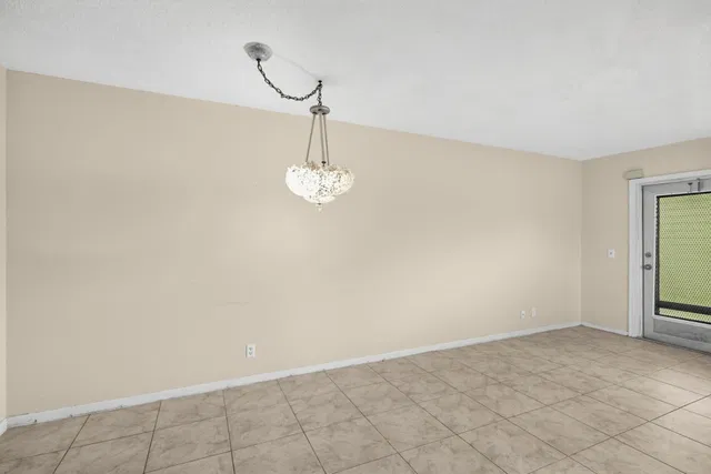 Residence photo 17