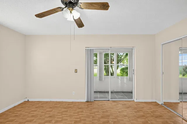 Residence photo 19