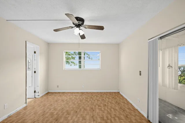 Residence photo 22