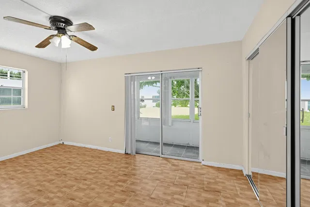 Residence photo 23