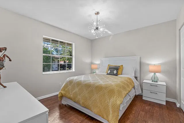 Residence photo 18