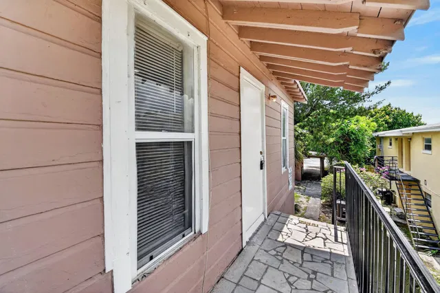 Residence photo 12