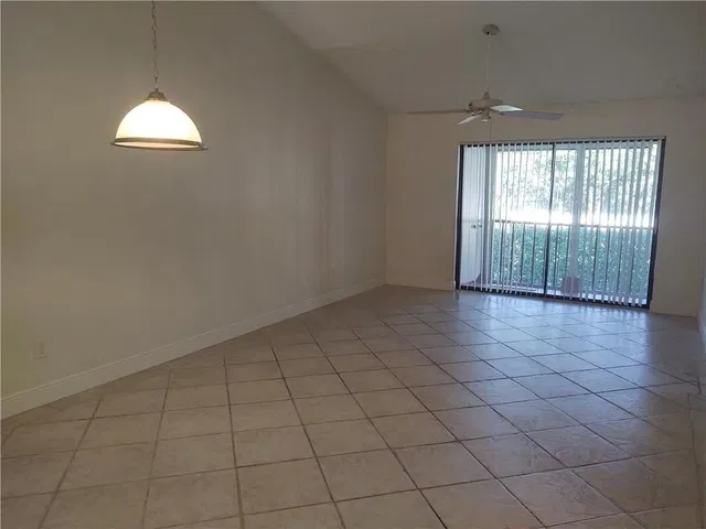 Unit 205 photo 4