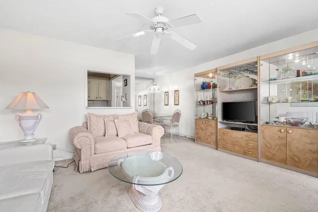 Residence photo 5