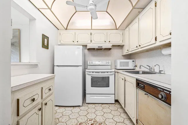 Residence photo 9
