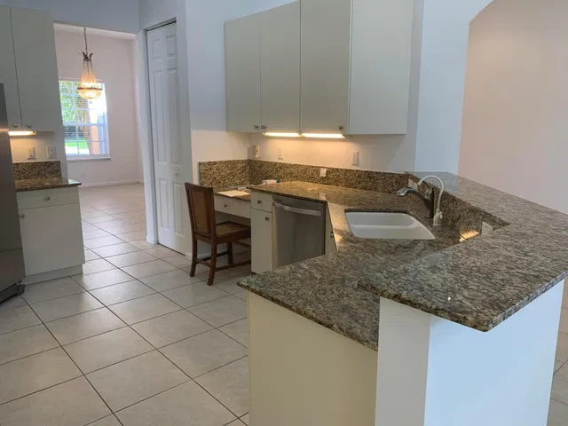  Residence photo 9