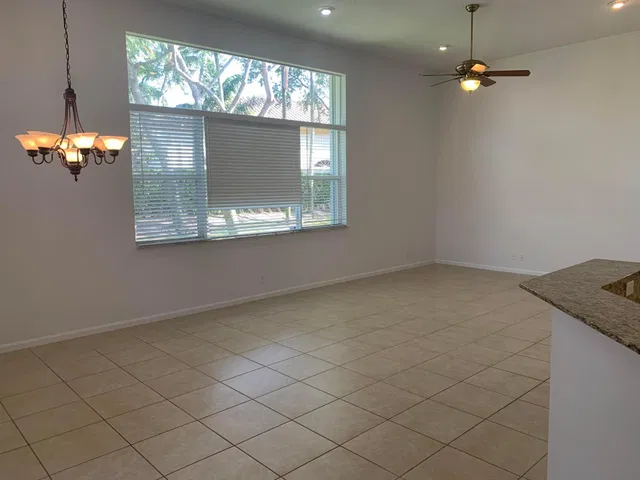  Residence photo 11