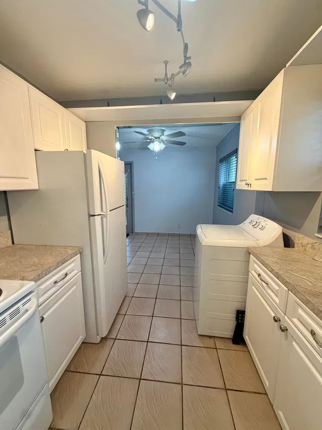 Residence photo 3