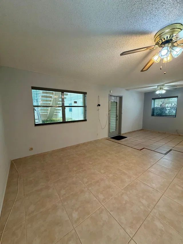 Residence photo 6