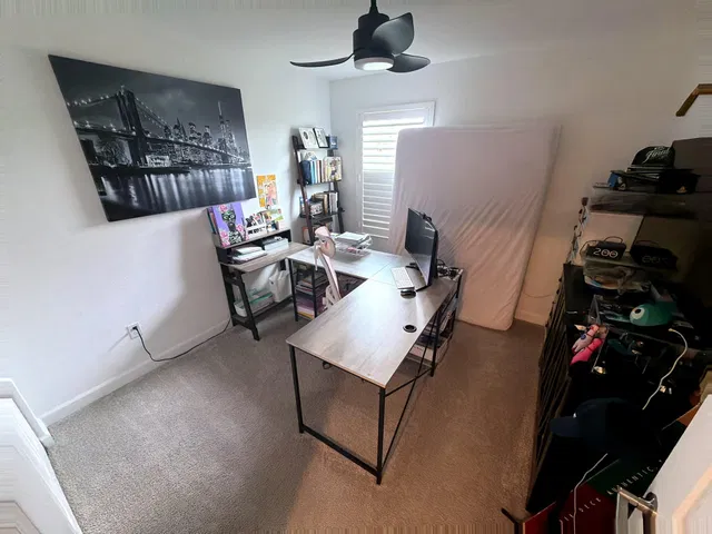 Residence photo 17