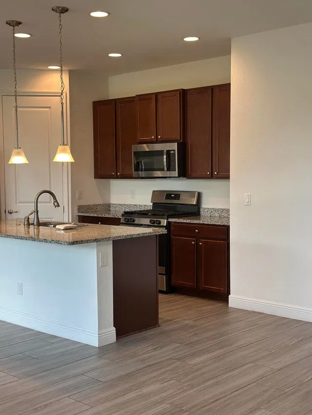 Residence photo 8