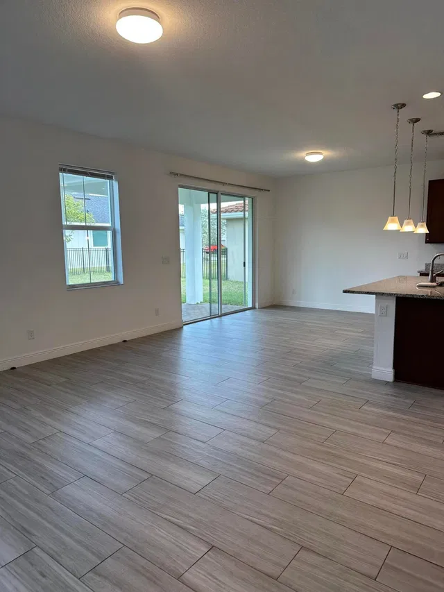 Residence photo 17