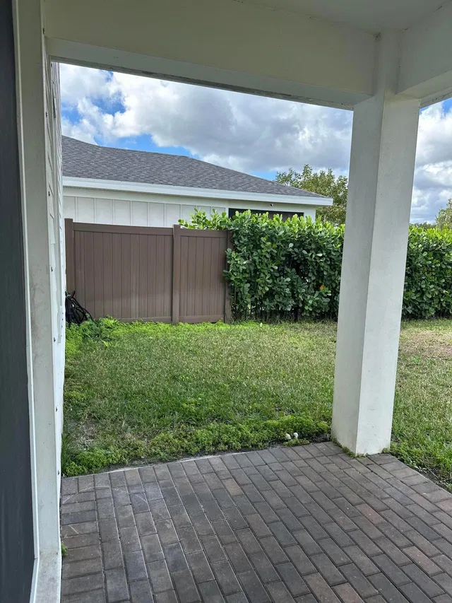 Residence photo 60