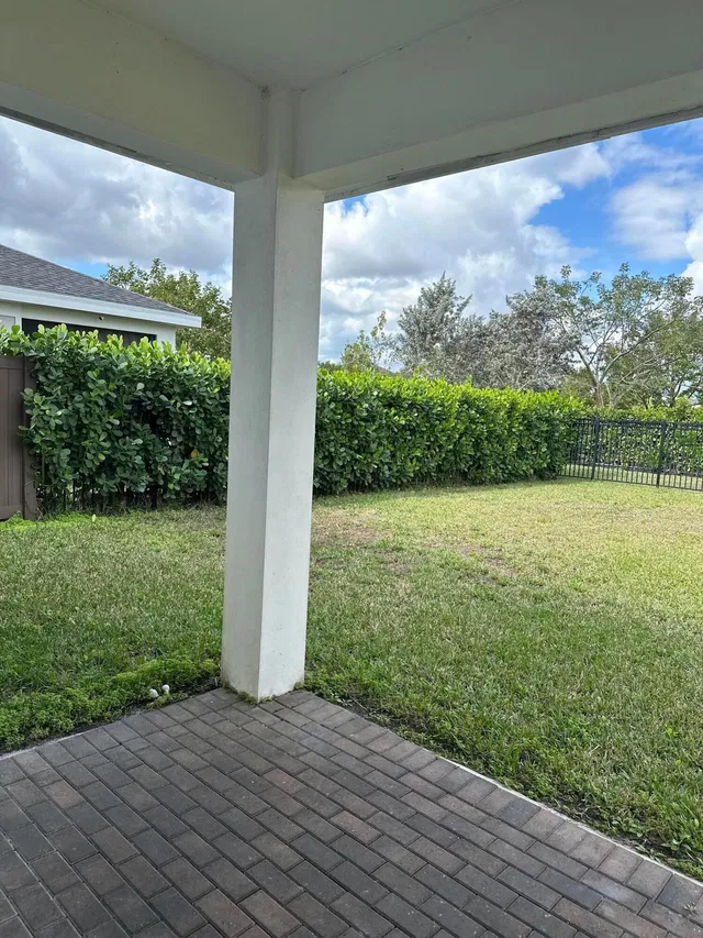 Residence photo 62