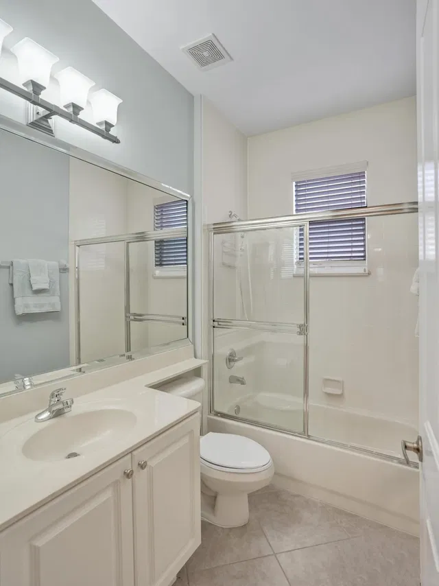 Residence photo 12