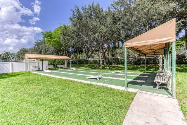 Residence photo 90