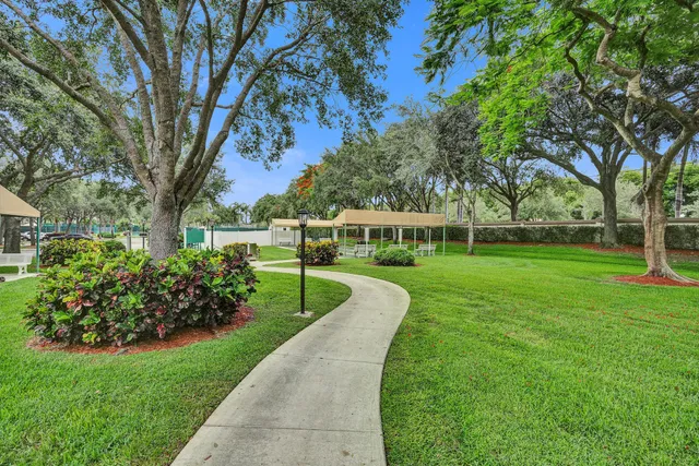 Residence photo 93