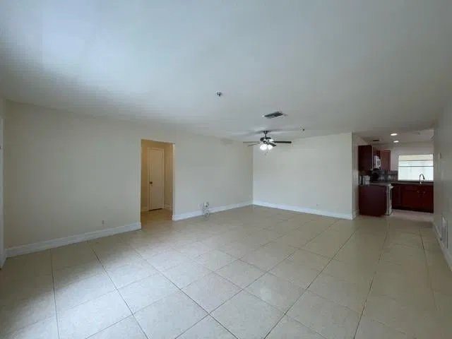 Residence photo 3
