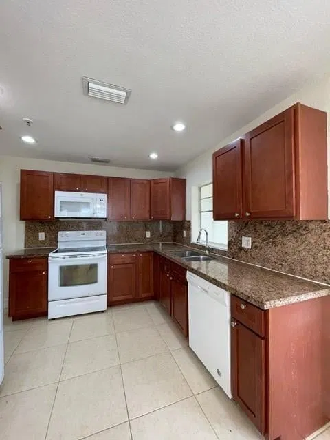 Residence photo 5