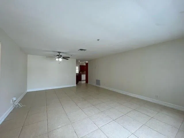 Residence photo 6