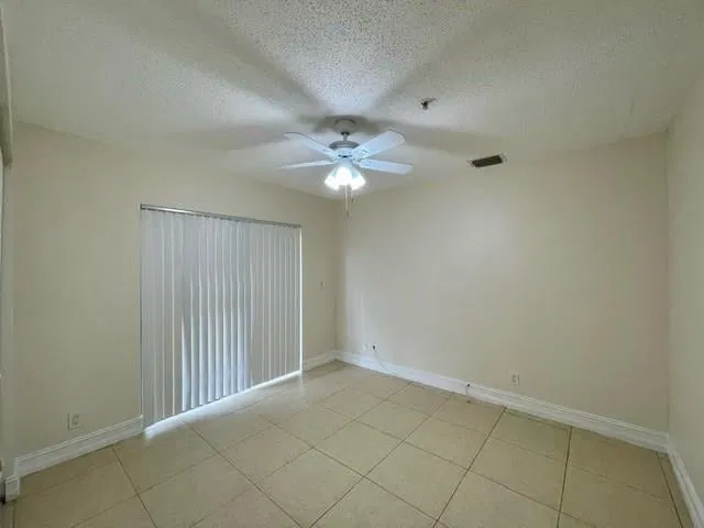 Residence photo 17