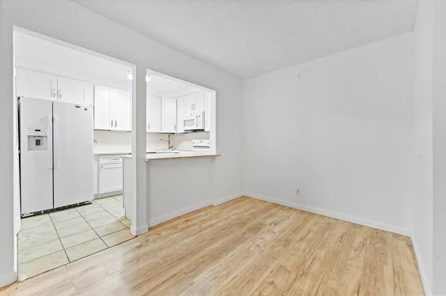 Unit C-1 photo 8