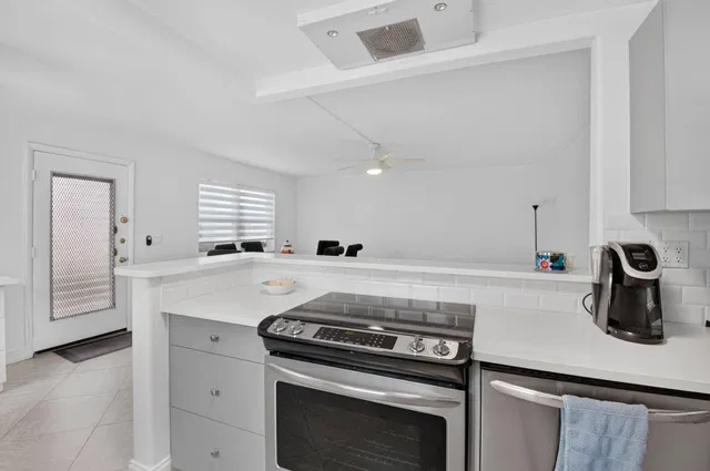 Residence photo 12