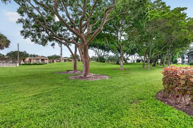 Residence photo 32