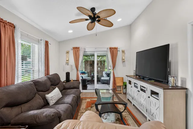Residence photo 9